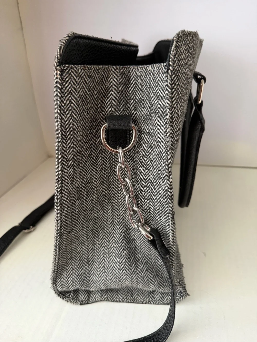 N/A stylish herringbone